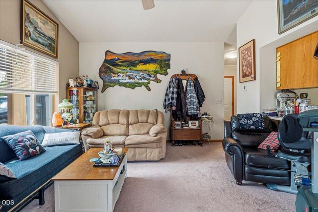 54690 Pinewood Avenue, Bend, OR 97707