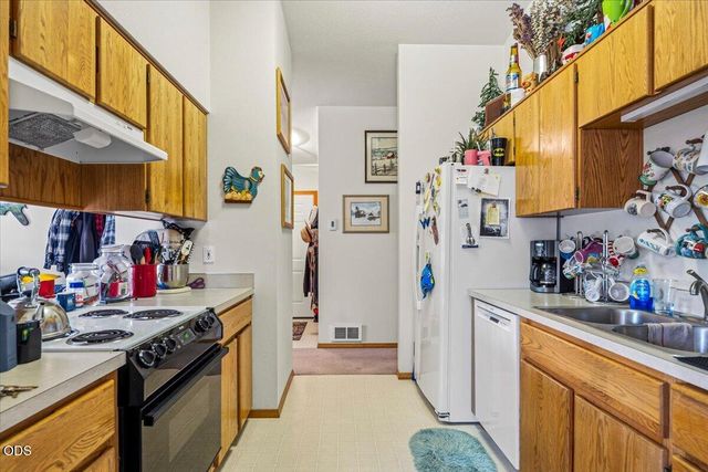54690 Pinewood Avenue, Bend, OR 97707