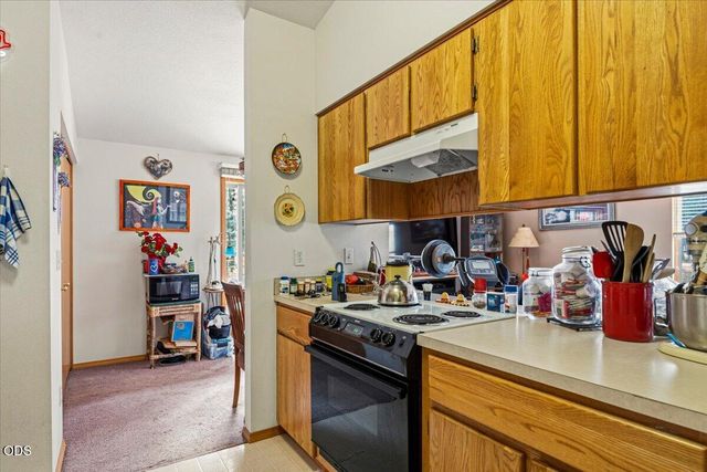 54690 Pinewood Avenue, Bend, OR 97707