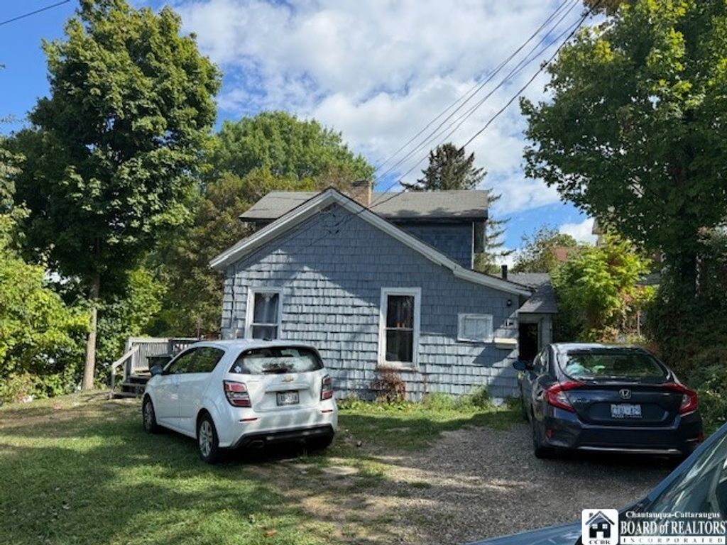 31 Pullman Street, Jamestown, NY 14701