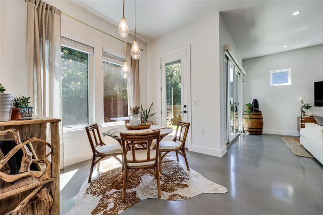 2111 Greenwood Ave A, Austin, TX 78723