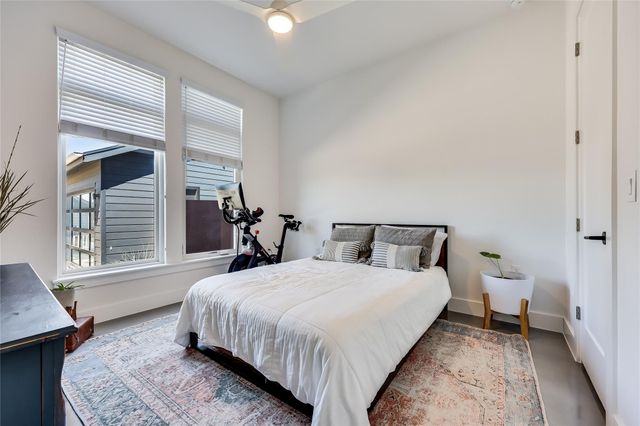 2111 Greenwood Ave A, Austin, TX 78723