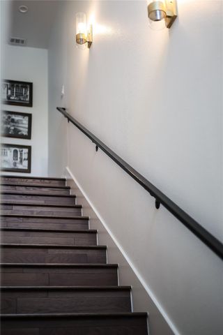 2111 Greenwood Ave A, Austin, TX 78723