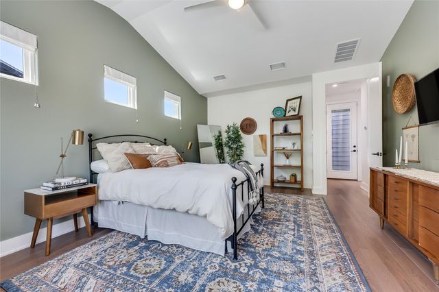 2111 Greenwood Ave A, Austin, TX 78723