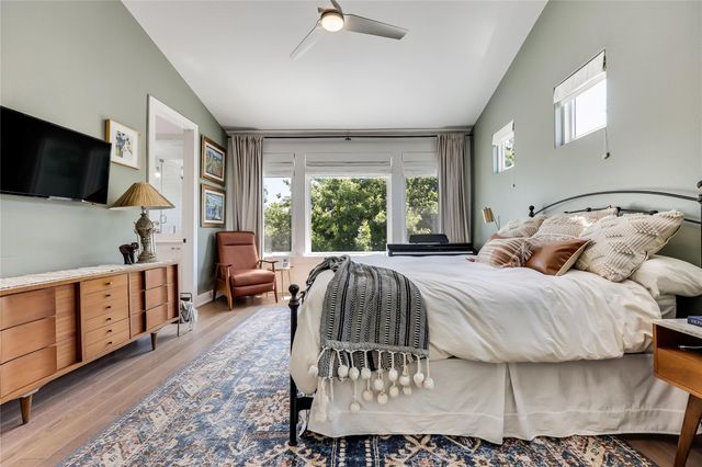 2111 Greenwood Ave A, Austin, TX 78723