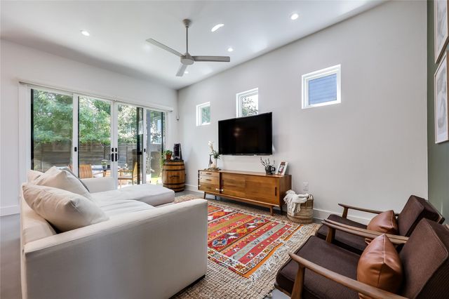 2111 Greenwood Ave A, Austin, TX 78723