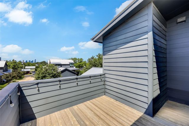 2111 Greenwood Ave A, Austin, TX 78723