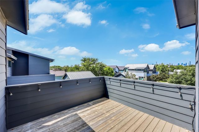 2111 Greenwood Ave A, Austin, TX 78723