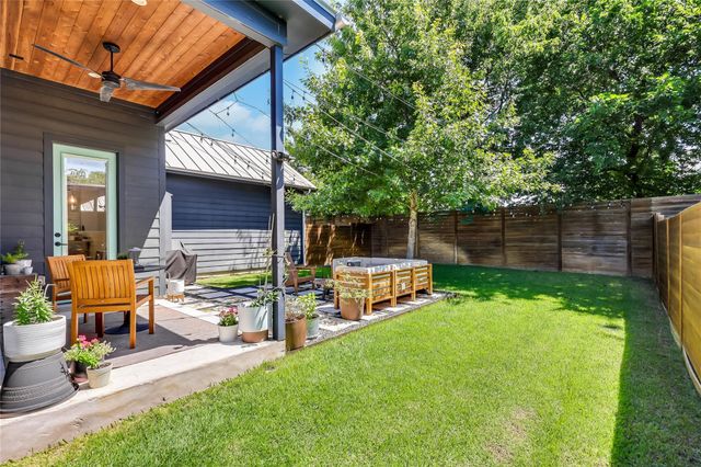2111 Greenwood Ave A, Austin, TX 78723