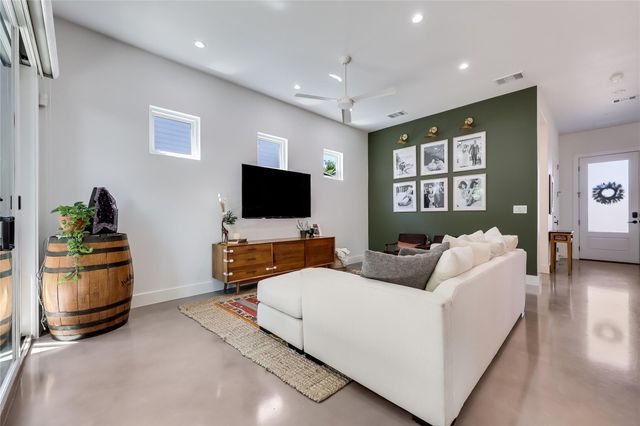 2111 Greenwood Ave A, Austin, TX 78723