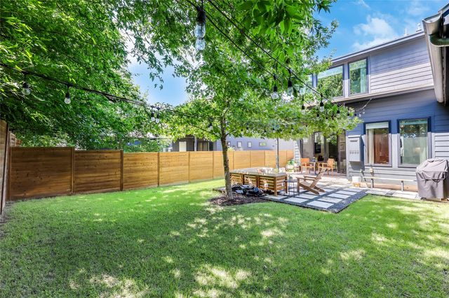 2111 Greenwood Ave A, Austin, TX 78723
