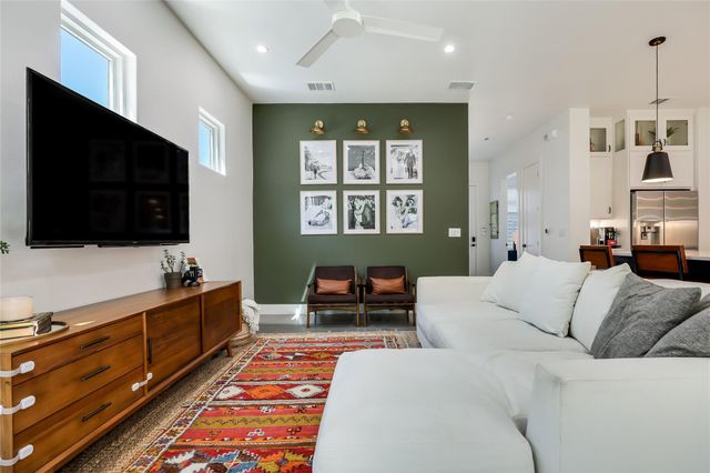2111 Greenwood Ave A, Austin, TX 78723