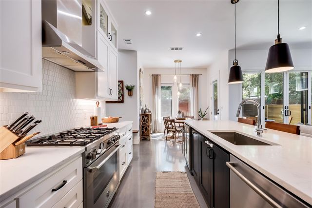 2111 Greenwood Ave A, Austin, TX 78723