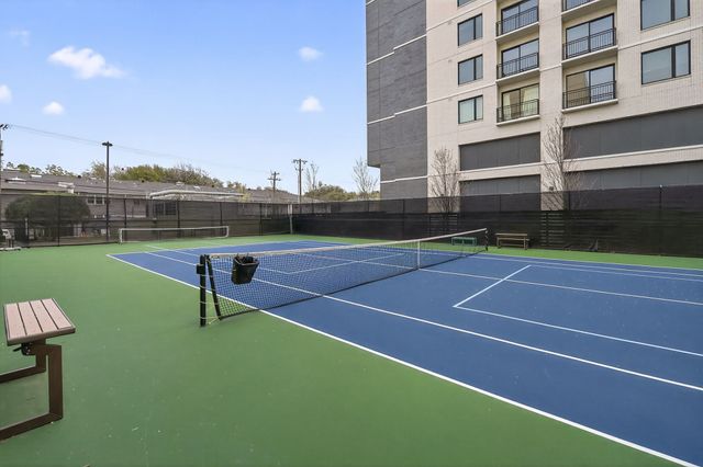 6211 W Northwest Highway G811, Dallas, TX 75225