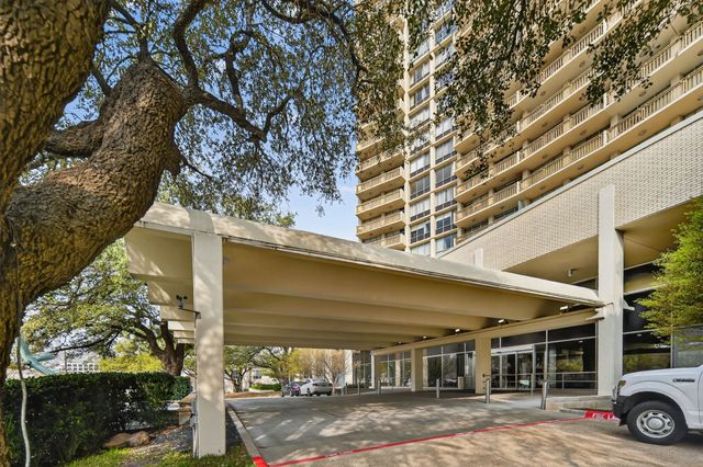 6211 W Northwest Highway G811, Dallas, TX 75225