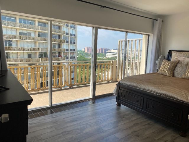 6211 W Northwest Highway G811, Dallas, TX 75225