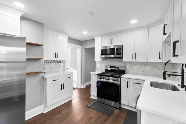 67 Bissell Street, Manchester, CT 06040