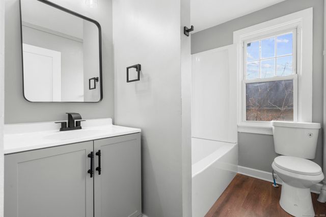 67 Bissell Street, Manchester, CT 06040