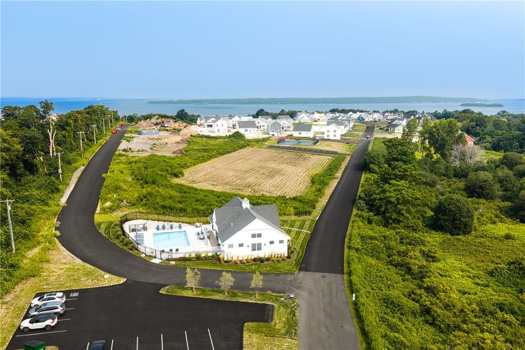 25 Bunker Hill Crossing, Portsmouth, RI 02871