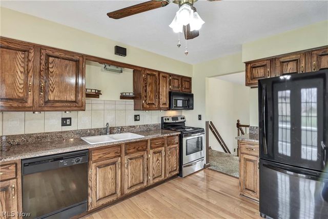 8712 Fenway Drive, Parma, OH 44129