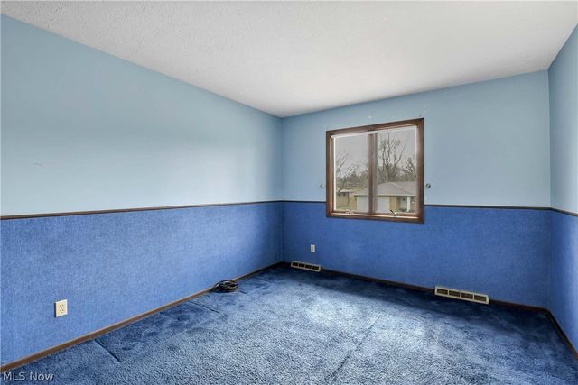 8712 Fenway Drive, Parma, OH 44129