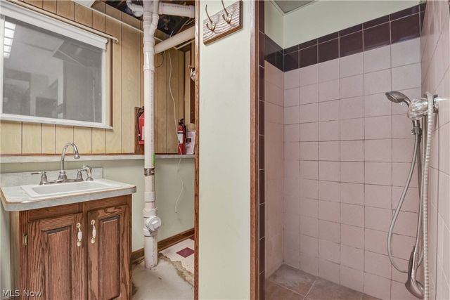 8712 Fenway Drive, Parma, OH 44129