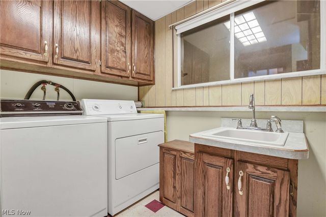 8712 Fenway Drive, Parma, OH 44129