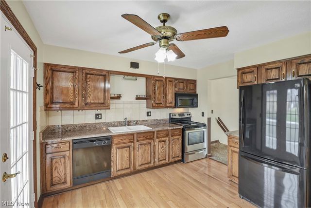 8712 Fenway Drive, Parma, OH 44129