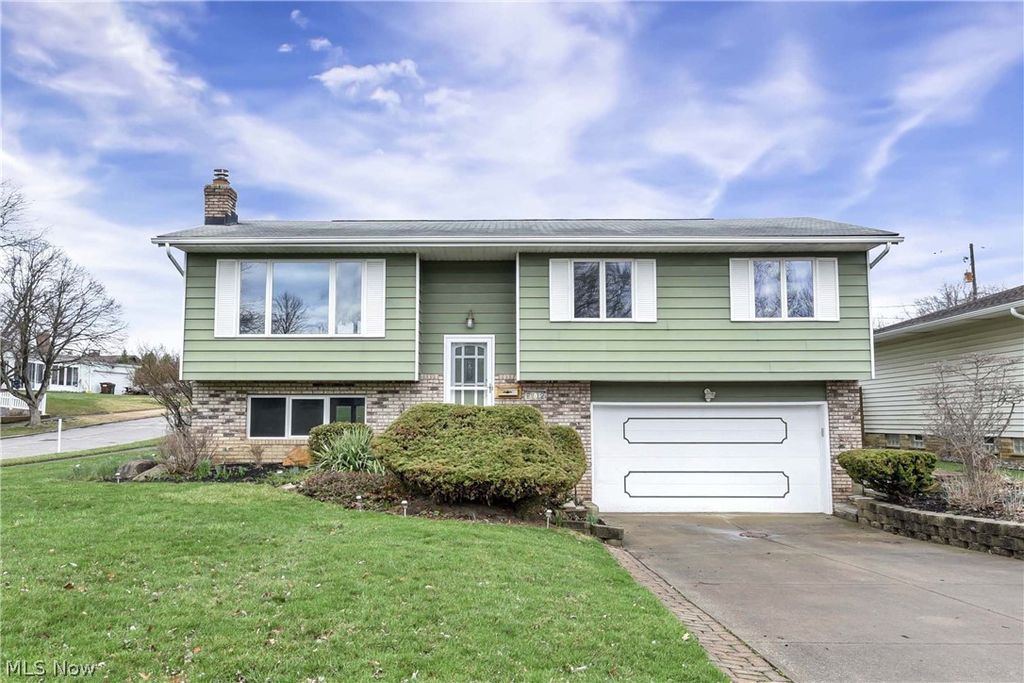 8712 Fenway Drive, Parma, OH 44129