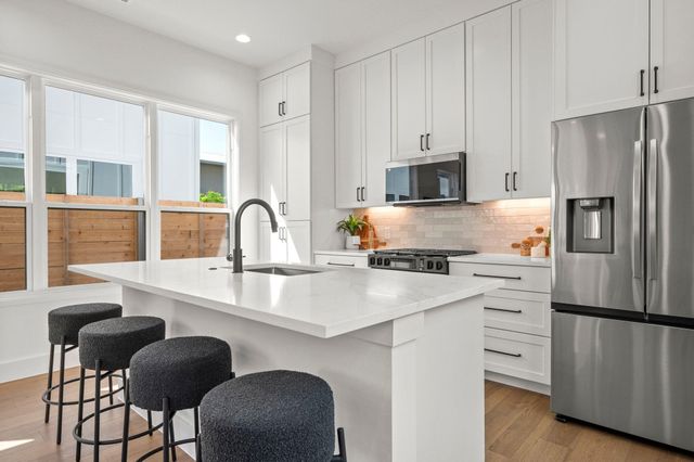 1407 Cedar Ave 2, Austin, TX 78702