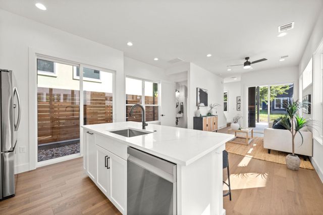 1407 Cedar Ave 2, Austin, TX 78702