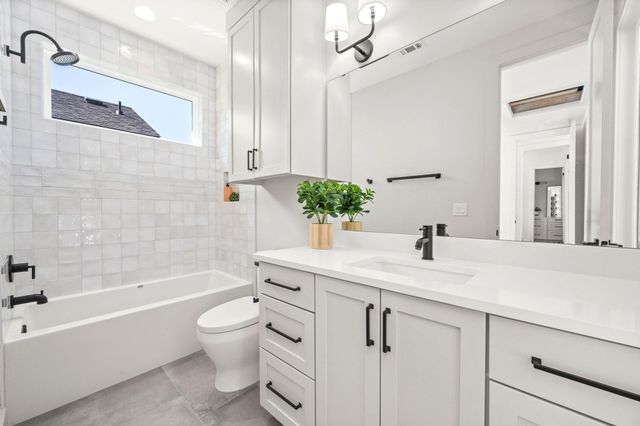 1407 Cedar Ave 2, Austin, TX 78702