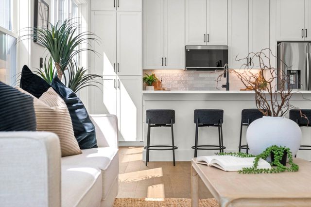 1407 Cedar Ave 2, Austin, TX 78702