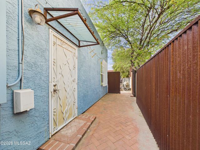 2240 E 2nd Street, Tucson, AZ 85719