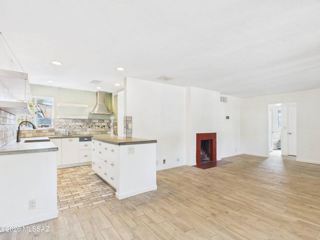 2240 E 2nd Street, Tucson, AZ 85719