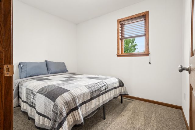 606 3 Street E, Horace, ND 58047
