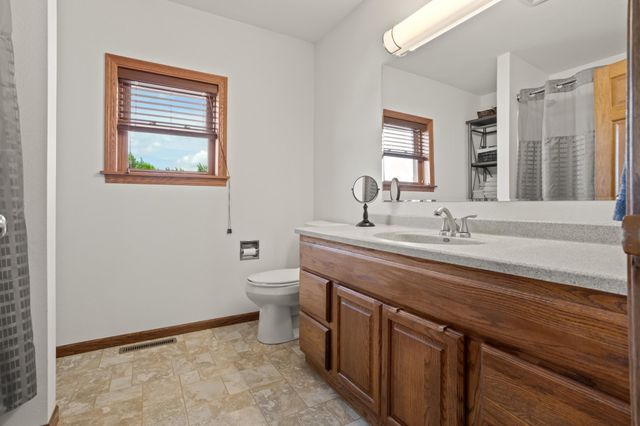 606 3 Street E, Horace, ND 58047