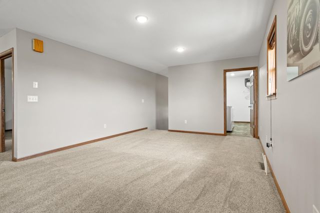 606 3 Street E, Horace, ND 58047
