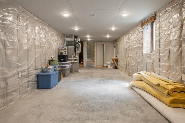606 3 Street E, Horace, ND 58047