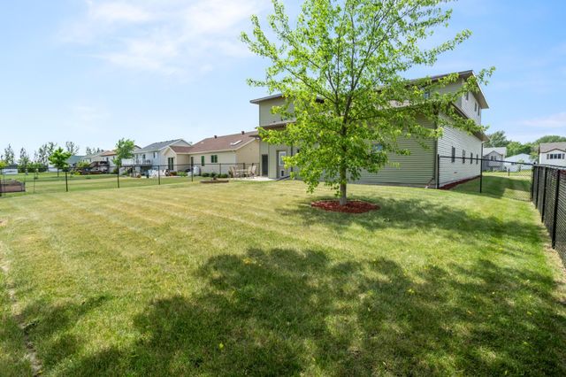 606 3 Street E, Horace, ND 58047