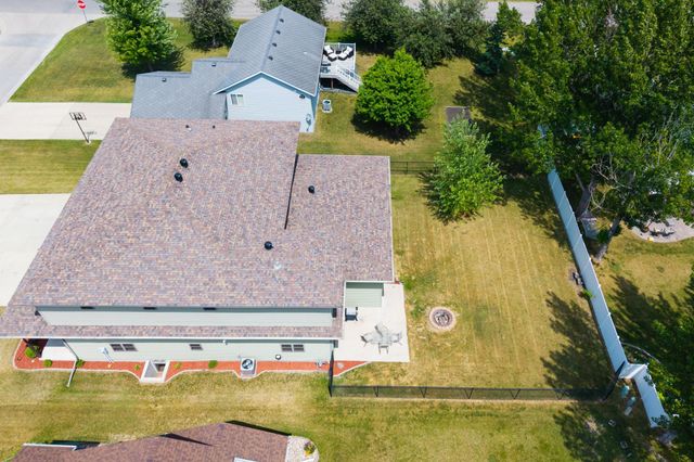 606 3 Street E, Horace, ND 58047