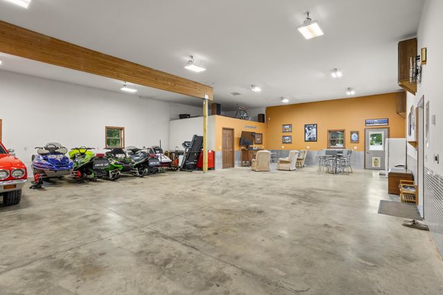 606 3 Street E, Horace, ND 58047
