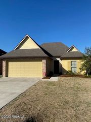 112 Sugarcreek Drive, Youngsville, LA 70592
