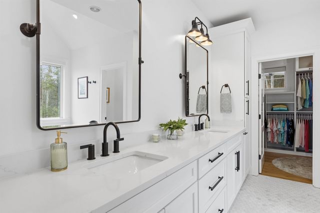 10 Hobart Lane, Hollis, NH 03049