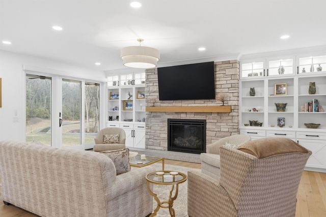 10 Hobart Lane, Hollis, NH 03049