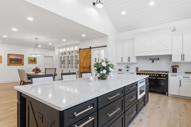 10 Hobart Lane, Hollis, NH 03049