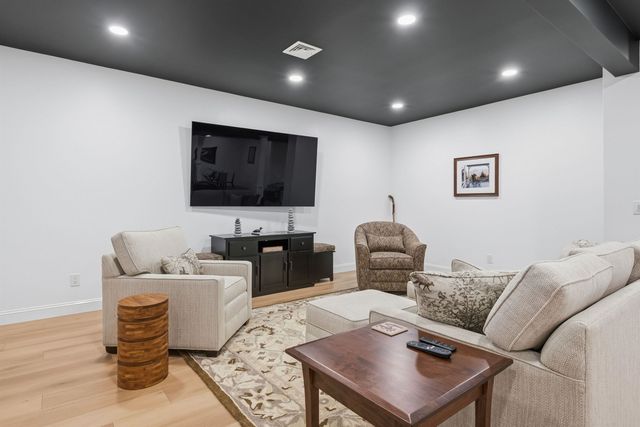 10 Hobart Lane, Hollis, NH 03049