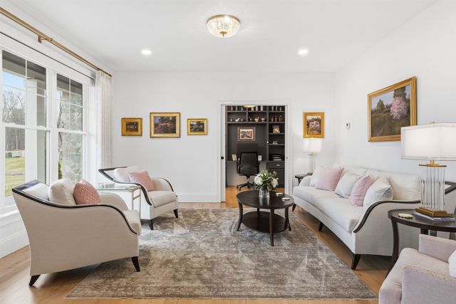 10 Hobart Lane, Hollis, NH 03049