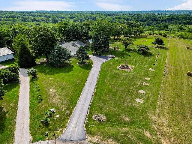 24825 Countryview Drive, Kearney, MO 64060