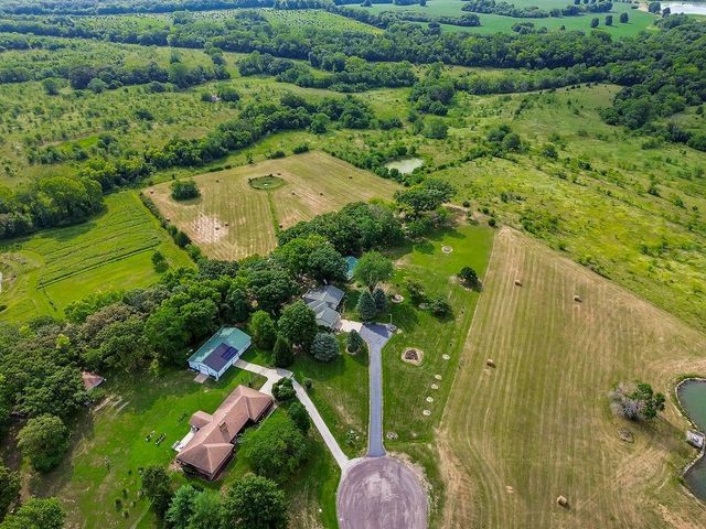 24825 Countryview Drive, Kearney, MO 64060